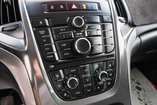 Opel Astra J с пробегом 2011 года, цена 629 000 рублей, 175161 км, хэтчбек, Автокод Объявления