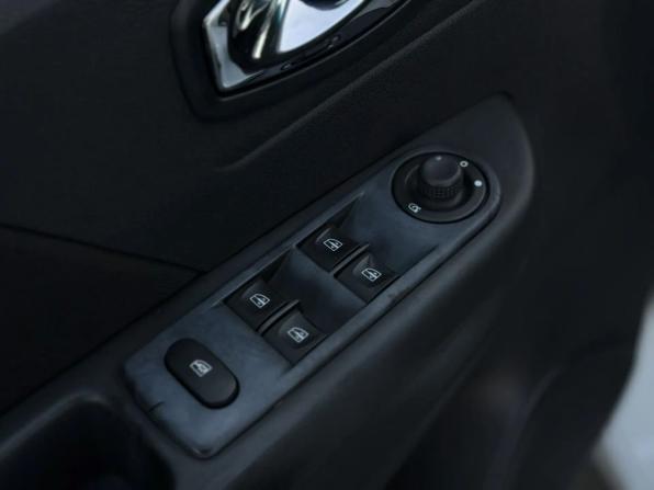 Renault Kaptur I с пробегом 2017 года, цена 1 299 000 рублей, 117421 км, внедорожник, Автокод Объявления