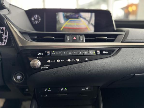 Lexus ES VII с пробегом 2020 года, цена 3 594 000 рублей, 124542 км, седан, Автокод Объявления