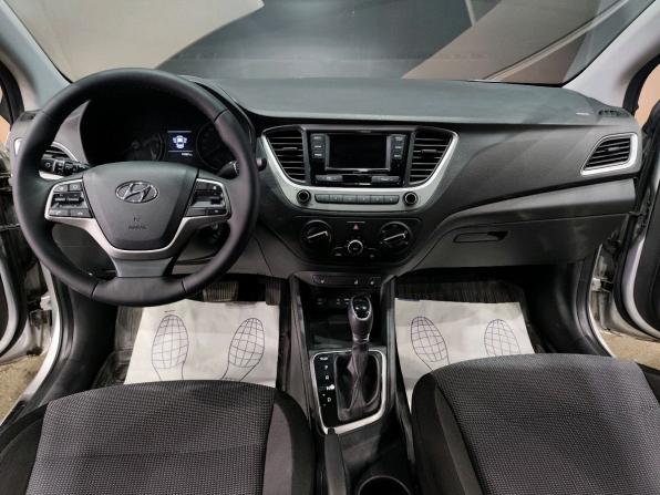 Hyundai Solaris II с пробегом 2017 года, цена 1 230 000 рублей, 97451 км, седан, Автокод Объявления