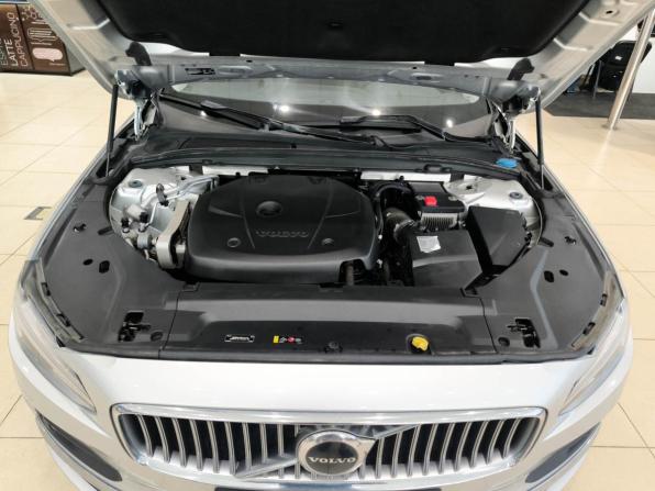 Volvo S90 II Рестайлинг с пробегом 2020 года, цена 2 950 000 рублей, 127129 км, седан, Автокод Объявления