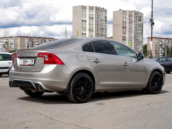 Volvo S60 II Рестайлинг с пробегом 2015 года, цена 1 559 000 рублей, 173380 км, седан, Автокод Объявления