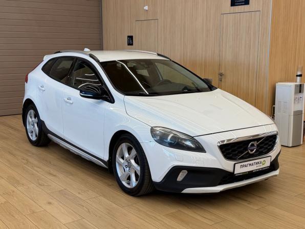 Volvo V40 Cross Country I с пробегом 2013 года, цена 1 138 000 рублей, 249000 км, хэтчбек, Автокод Объявления