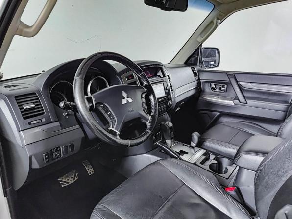 Mitsubishi Pajero IV Рестайлинг 2 с пробегом 2015 года, цена 2 570 000 рублей, 177500 км, внедорожник, Автокод Объявления