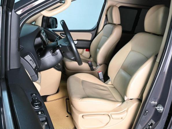 Hyundai H-1 II Рестайлинг 2 с пробегом 2019 года, цена 3 749 000 рублей, 131737 км, минивэн, Автокод Объявления