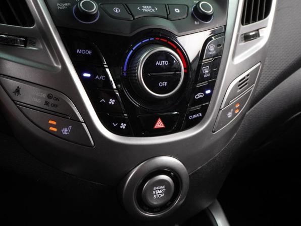 Hyundai Veloster I с пробегом 2014 года, цена 1 279 000 рублей, 265349 км, хэтчбек, Автокод Объявления