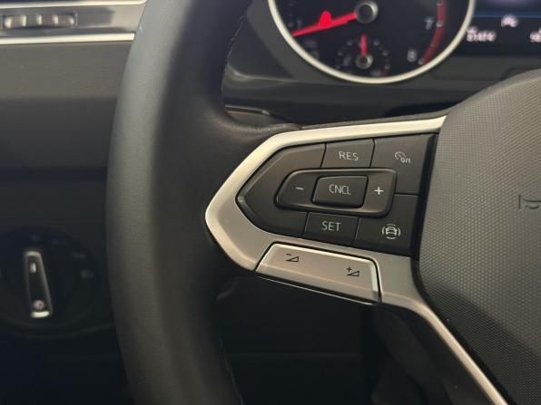 Volkswagen Tiguan II Рестайлинг с пробегом 2021 года, цена 3 585 000 рублей, 81474 км, внедорожник, Автокод Объявления