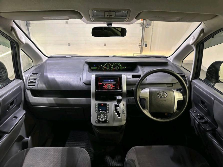 Toyota Voxy II (R70) Новосибирск  - изображение 18