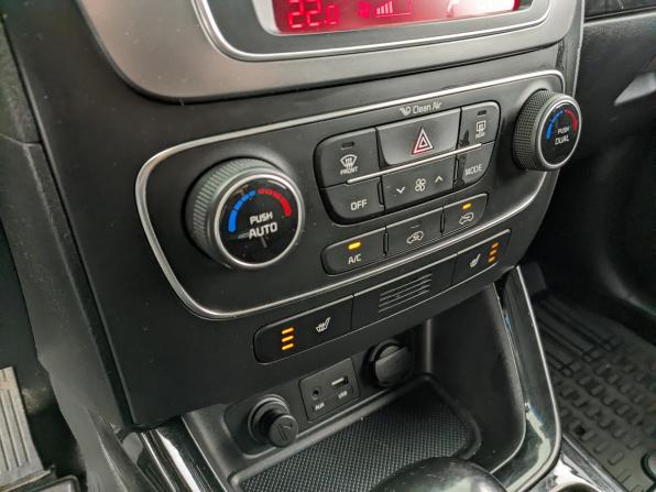 Kia Sorento II Рестайлинг с пробегом 2018 года, цена 2 095 000 рублей, 100825 км, внедорожник, Автокод Объявления