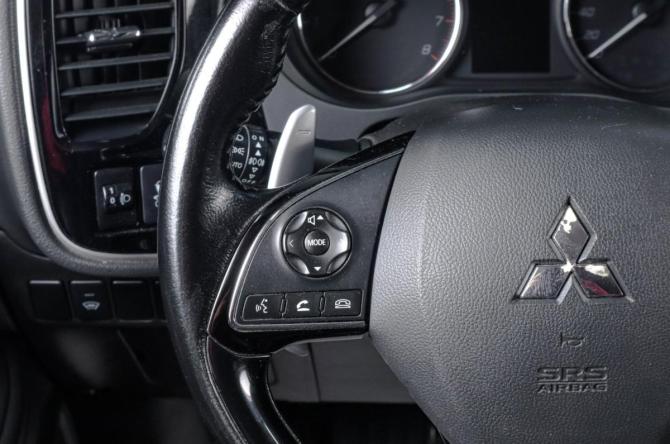 Mitsubishi Outlander III Рестайлинг 2 с пробегом 2016 года, цена 2 059 000 рублей, 198213 км, внедорожник, Автокод Объявления