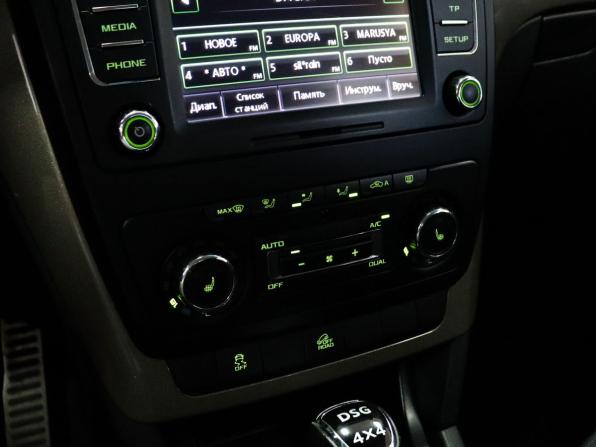 Skoda Yeti I Рестайлинг с пробегом 2014 года, цена 1 359 000 рублей, 125346 км, внедорожник, Автокод Объявления