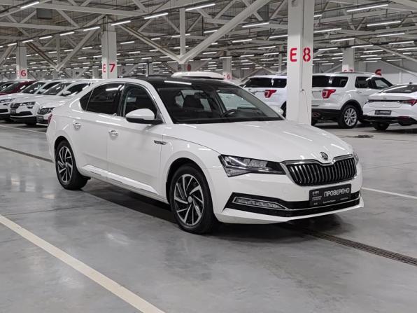 Skoda Superb III Рестайлинг с пробегом 2020 года, цена 2 190 000 рублей, 105642 км, лифтбек, Автокод Объявления