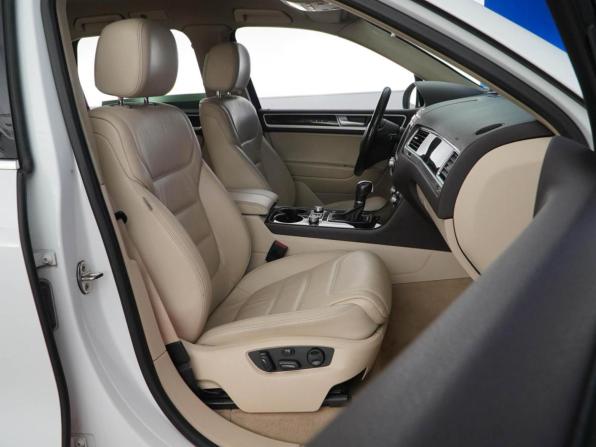 Volkswagen Touareg II Рестайлинг с пробегом 2014 года, цена 2 093 055 рублей, 260574 км, внедорожник, Автокод Объявления