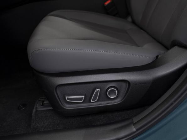 Toyota RAV4 VI (XA60) с пробегом 2026 года, цена 4 500 000 рублей, 50 км, внедорожник, Автокод Объявления