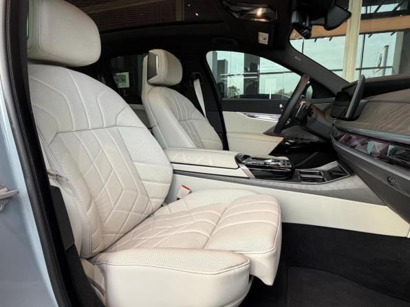 BMW 7 серии VII (G70) с пробегом 2023 года, цена 15 900 000 рублей, 14259 км, седан, Автокод Объявления