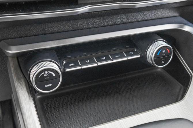 Geely Coolray I с пробегом 2023 года, цена 1 959 000 рублей, 53000 км, внедорожник, Автокод Объявления