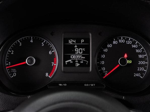 Volkswagen Polo V Рестайлинг с пробегом 2016 года, цена 1 299 000 рублей, 108395 км, седан, Автокод Объявления