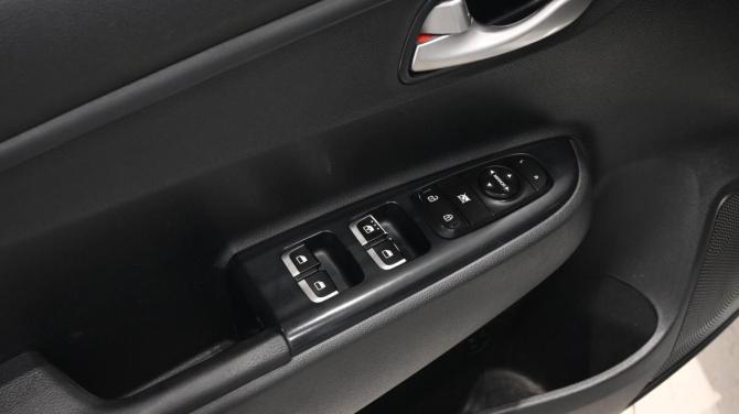 Kia Rio IV с пробегом 2018 года, цена 1 220 000 рублей, 175000 км, седан, Автокод Объявления