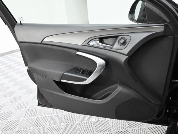 Opel Insignia I с пробегом 2013 года, цена 689 000 рублей, 132766 км, седан, Автокод Объявления