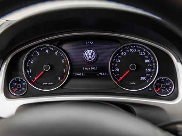 Volkswagen Touareg II Рестайлинг с пробегом 2015 года, цена 3 098 000 рублей, 169678 км, внедорожник, Автокод Объявления