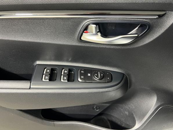 Kia Rio IV с пробегом 2018 года, цена 1 249 000 рублей, 153979 км, хэтчбек, Автокод Объявления