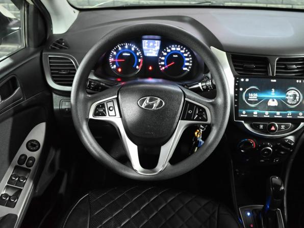 Hyundai Solaris I Рестайлинг с пробегом 2015 года, цена 600 000 рублей, 299560 км, седан, Автокод Объявления
