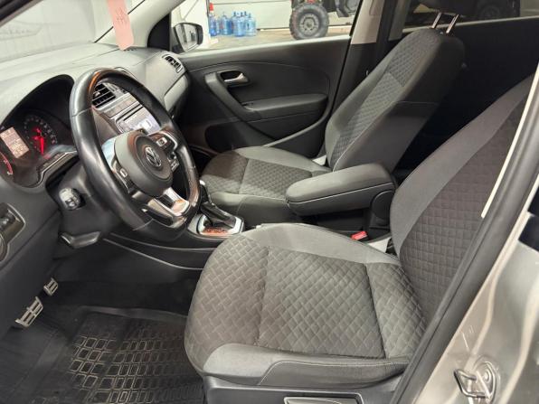Volkswagen Polo V Рестайлинг с пробегом 2018 года, цена 1 497 000 рублей, 126935 км, седан, Автокод Объявления