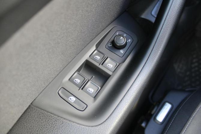 Volkswagen Passat B8 с пробегом 2018 года, цена 1 590 000 рублей, 195000 км, седан, Автокод Объявления