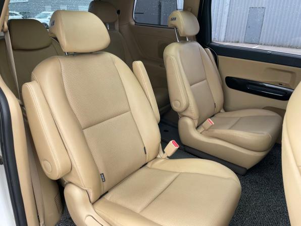 Kia Carnival III с пробегом 2018 года, цена 2 590 000 рублей, 132113 км, минивэн, Автокод Объявления