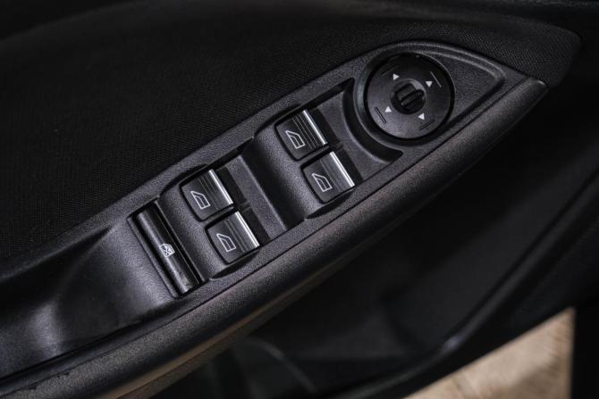Ford Focus III Рестайлинг с пробегом 2018 года, цена 899 000 рублей, 168000 км, хэтчбек, Автокод Объявления