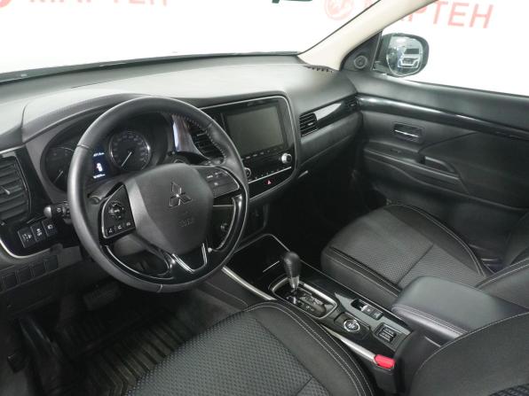 Mitsubishi Outlander III Рестайлинг 3 с пробегом 2022 года, цена 2 649 000 рублей, 101058 км, внедорожник, Автокод Объявления