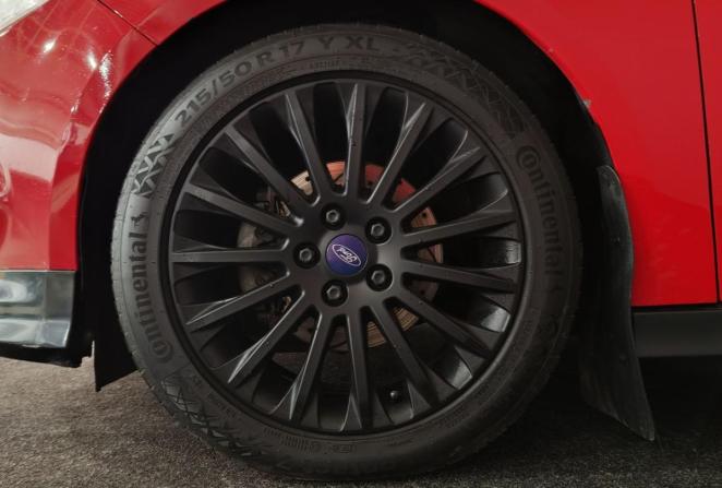 Ford Focus III с пробегом 2014 года, цена 870 000 рублей, 215088 км, хэтчбек, Автокод Объявления