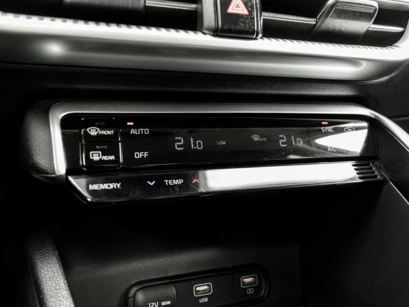 Kia K5 III с пробегом 2022 года, цена 2 580 000 рублей, 59976 км, седан, Автокод Объявления