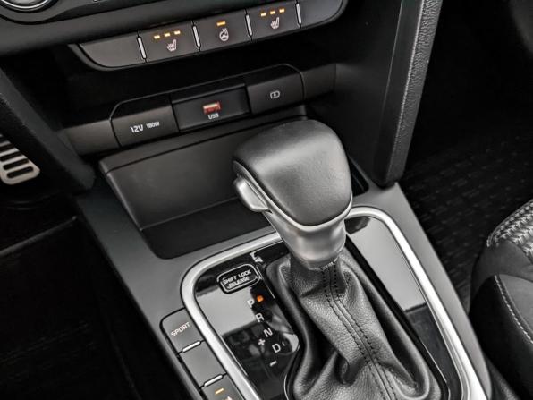 Kia Ceed III Рестайлинг с пробегом 2022 года, цена 2 270 000 рублей, 65392 км, хэтчбек, Автокод Объявления