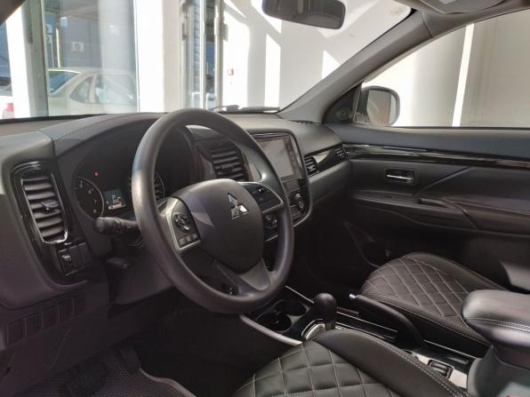 Mitsubishi Outlander III Рестайлинг 3 с пробегом 2022 года, цена 2 360 000 рублей, 60865 км, внедорожник, Автокод Объявления