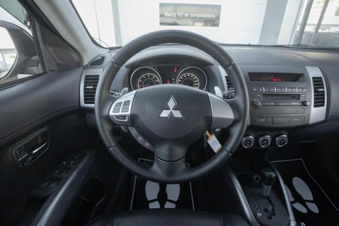 Mitsubishi Outlander II Рестайлинг с пробегом 2010 года, цена 1 325 000 рублей, 125000 км, внедорожник, Автокод Объявления