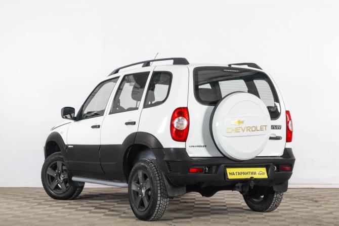 Chevrolet Niva I Рестайлинг с пробегом 2016 года, цена 629 000 рублей, 191808 км, внедорожник, Автокод Объявления
