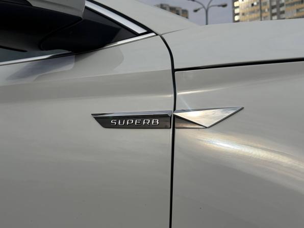 Skoda Superb III Рестайлинг с пробегом 2023 года, цена 2 945 000 рублей, 85600 км, лифтбек, Автокод Объявления