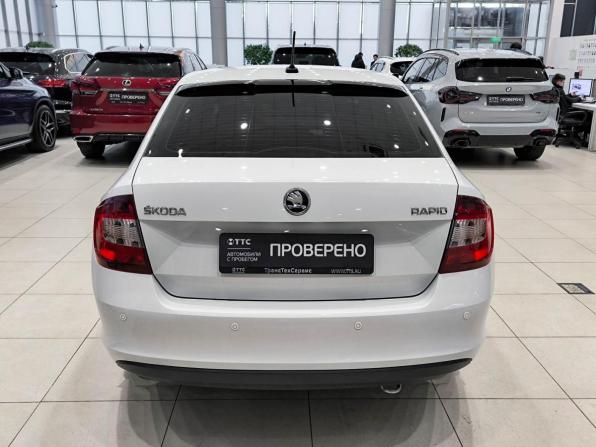 Skoda Rapid I с пробегом 2017 года, цена 850 000 рублей, 203346 км, лифтбек, Автокод Объявления
