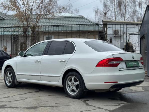 Skoda Superb II Рестайлинг с пробегом 2013 года, цена 1 049 000 рублей, 165214 км, лифтбек, Автокод Объявления