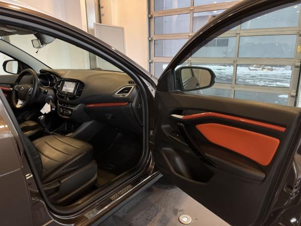 Lada (ВАЗ) Vesta I с пробегом 2019 года, цена 1 096 000 рублей, 107335 км, универсал, Автокод Объявления