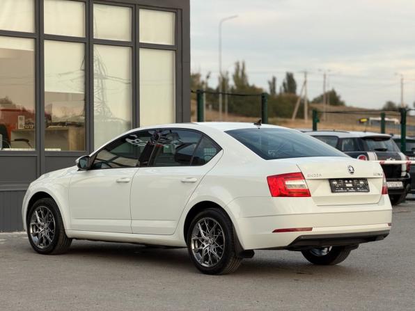 Skoda Octavia III (A7) Рестайлинг с пробегом 2018 года, цена 1 599 000 рублей, 188290 км, лифтбек, Автокод Объявления