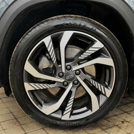 Geely Monjaro I с пробегом 2023 года, цена 3 390 000 рублей, 61428 км, внедорожник, Автокод Объявления