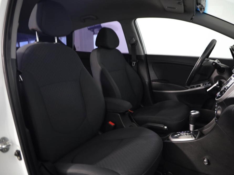Hyundai Solaris I Санкт-Петербург  - изображение 11