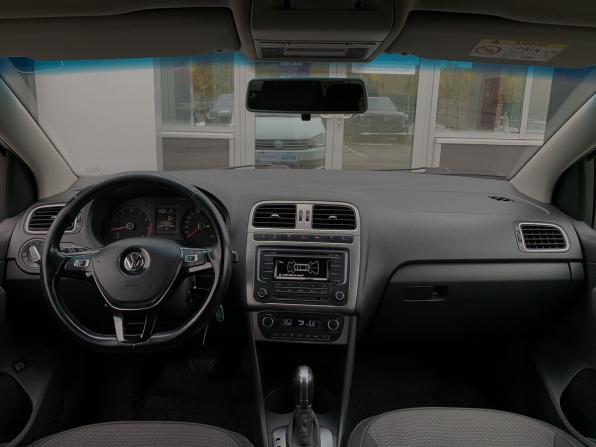 Volkswagen Polo V Рестайлинг с пробегом 2015 года, цена 729 000 рублей, 332819 км, седан, Автокод Объявления