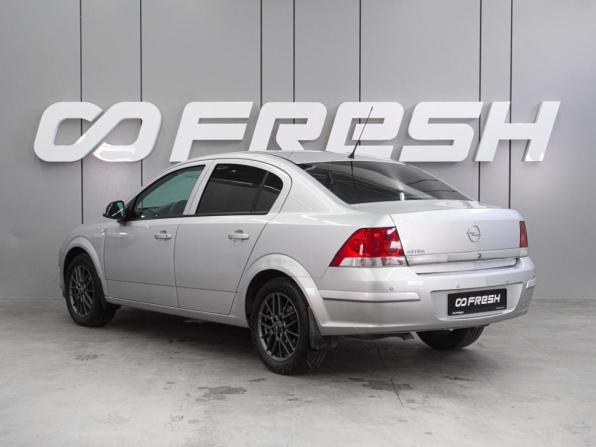 Opel Astra H Рестайлинг с пробегом 2010 года, цена 699 000 рублей, 180051 км, седан, Автокод Объявления