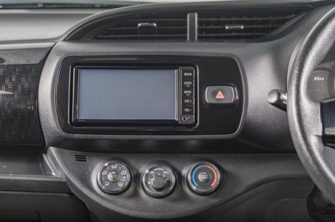 Toyota Vitz III (XP130) Рестайлинг с пробегом 2018 года, цена 1 029 000 рублей, 71500 км, хэтчбек, Автокод Объявления