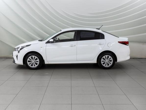Kia Rio IV Рестайлинг с пробегом 2021 года, цена 1 638 000 рублей, 82310 км, седан, Автокод Объявления