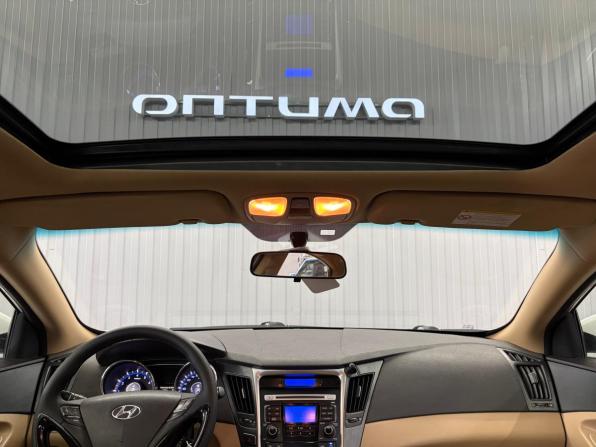Hyundai Sonata VI (YF) с пробегом 2010 года, цена 1 067 000 рублей, 207800 км, седан, Автокод Объявления
