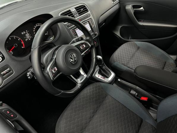 Volkswagen Polo V Рестайлинг с пробегом 2019 года, цена 1 580 000 рублей, 74538 км, седан, Автокод Объявления